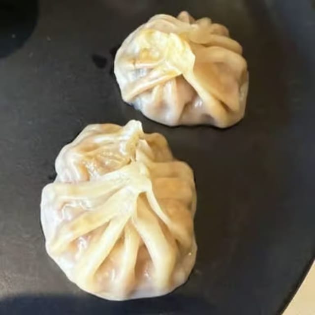 Chicken / Vegetable Momo.